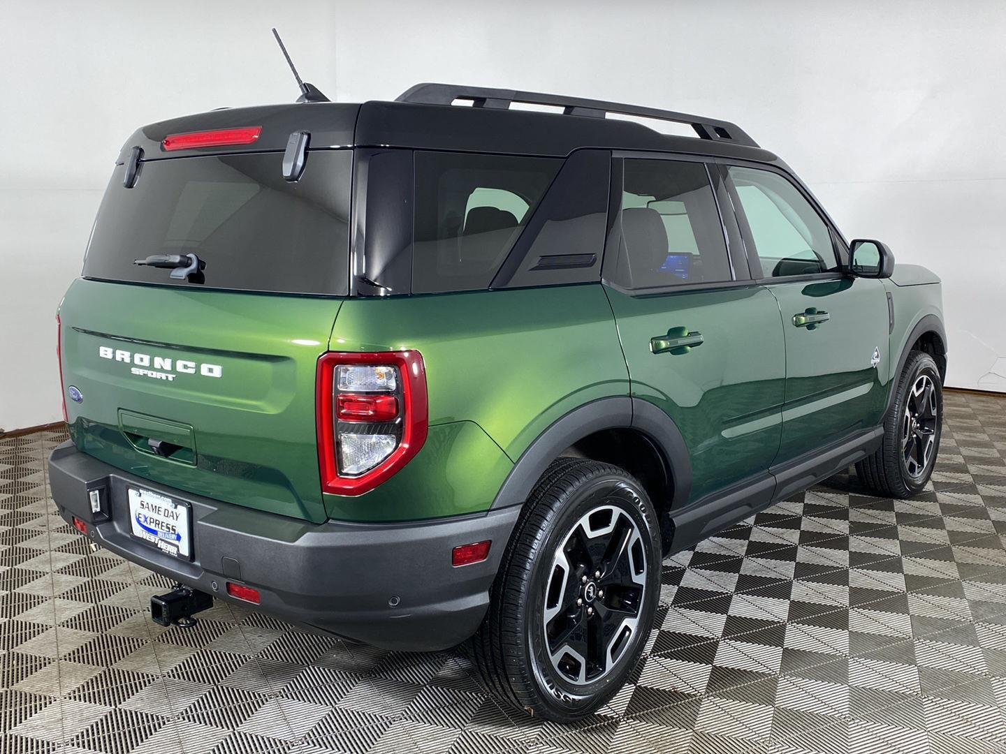 Used 2024 Eruption Green Ford Outer Banks image 24