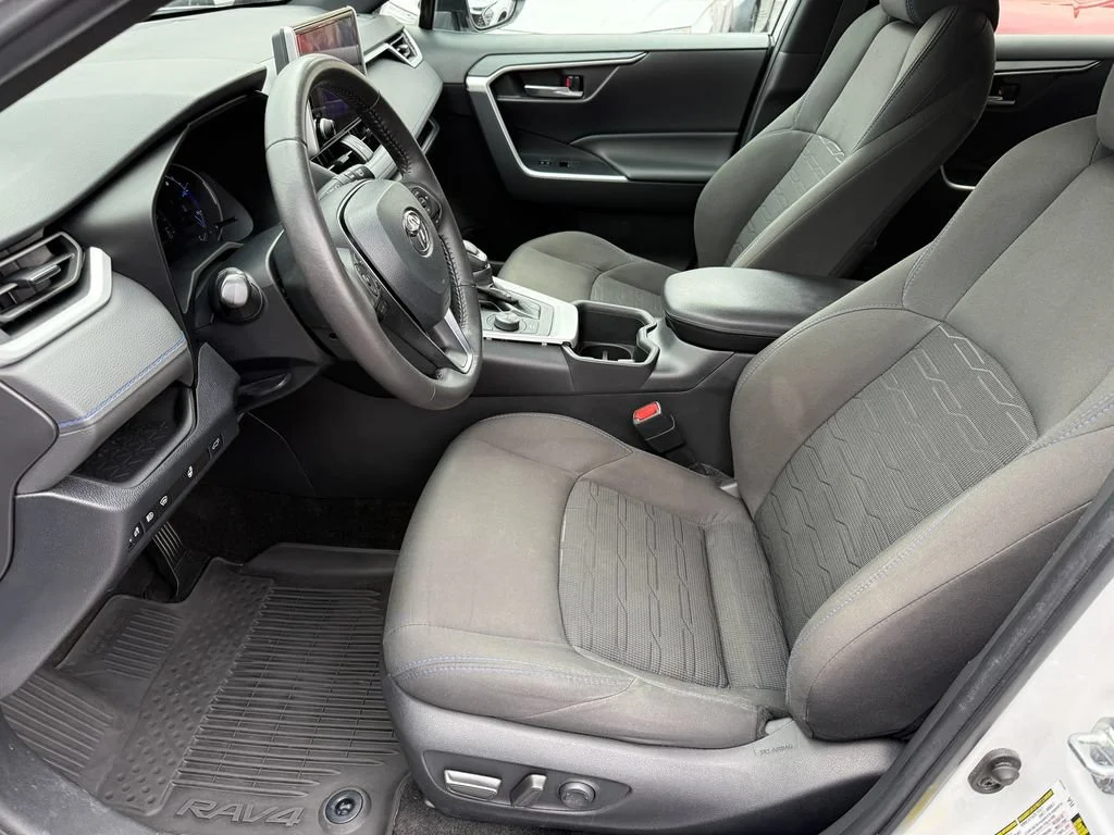 Used 2023  Toyota Hybrid SE image 24