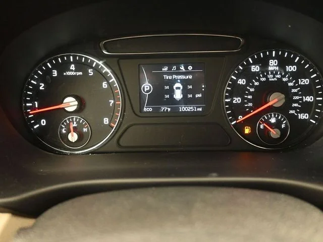Used 2016 Snow White Pearl Kia EX image 20