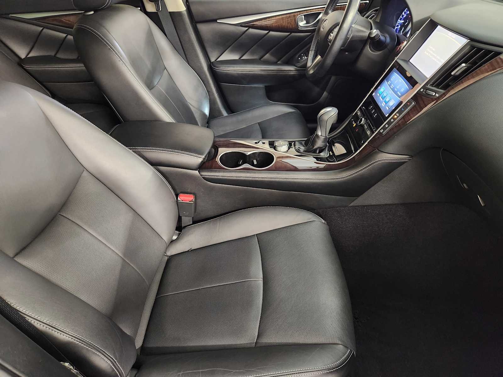 Used 2016 Graphite Shadow INFINITI 3.0t Premium image 3