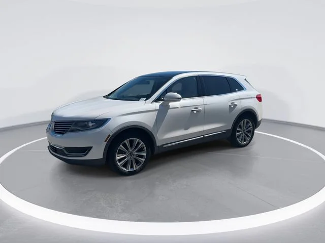 Used 2016 White Lincoln Reserve image 3