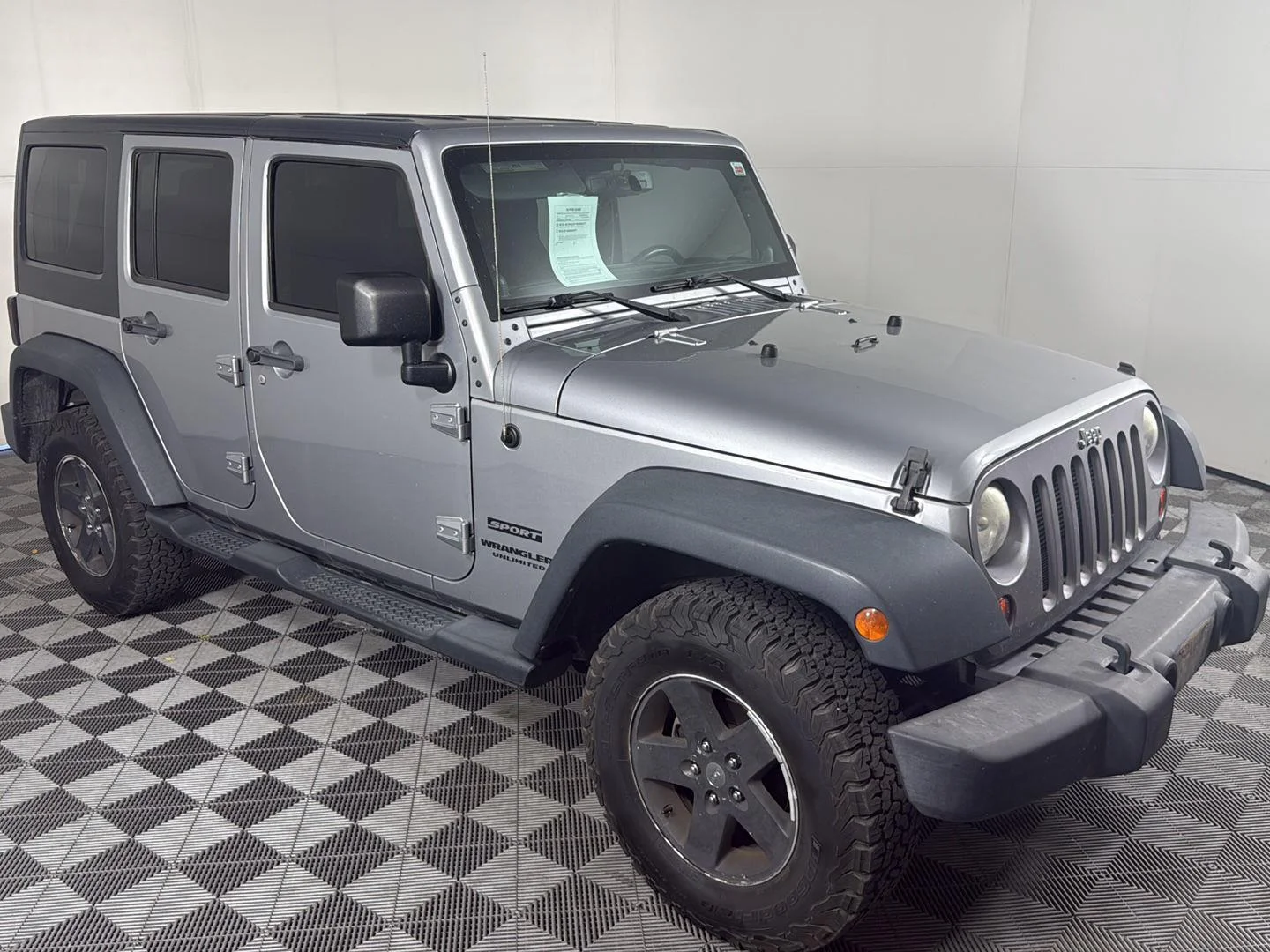 Used 2013 Billet Silver Metallic Jeep Sport image 3