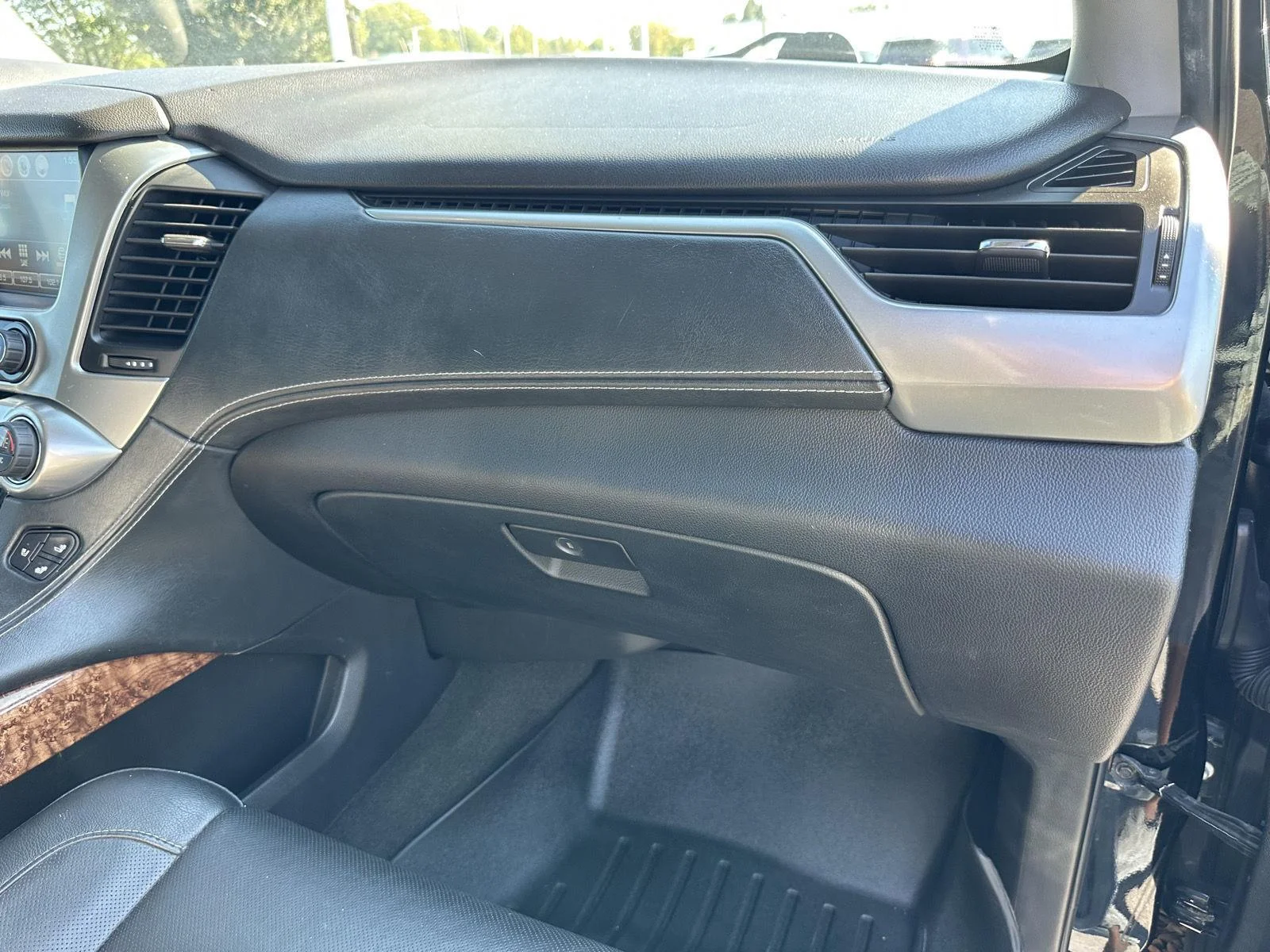 Used 2017 Black Chevrolet Premier image 18