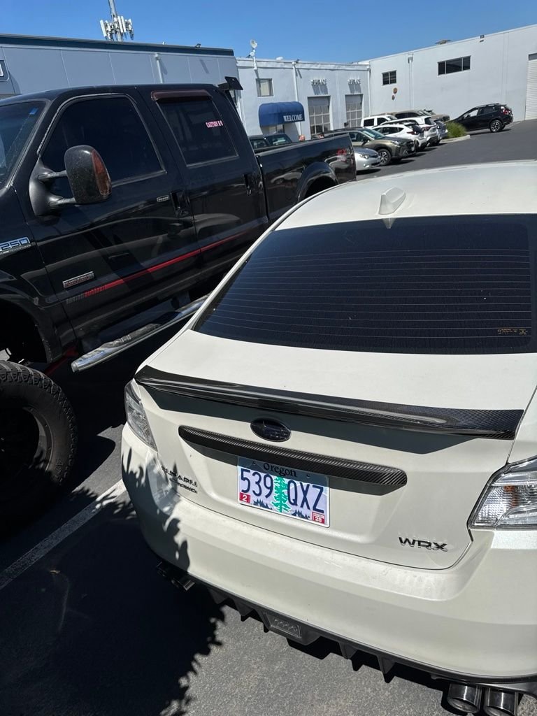 Used 2018 Crystal White Pearl Subaru Limited image 5