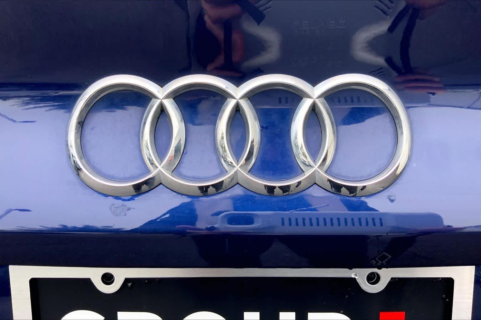 Used 2019 Navarra Blue Metallic Audi Premium Plus image 9