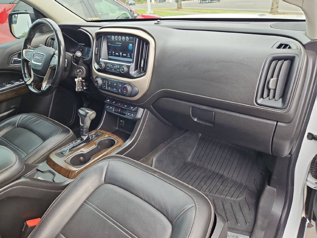 Used 2018 Summit White GMC Denali image 29