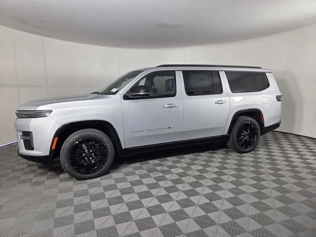 New 2026 Silver-Zynith Exterior Paint Jeep Limited Reserve image 6