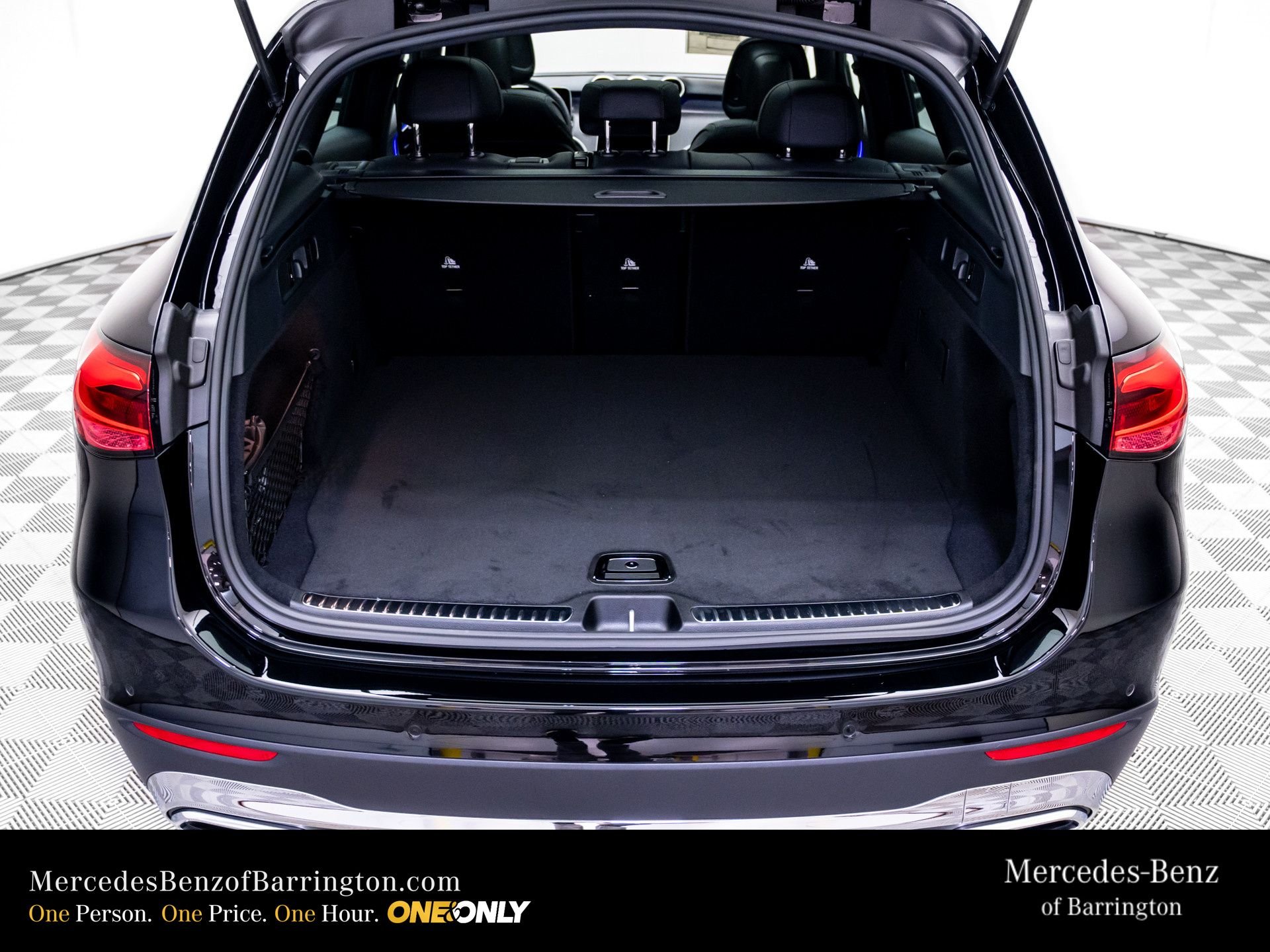 New 2026 Black Mercedes-Benz GLC 300 image 33