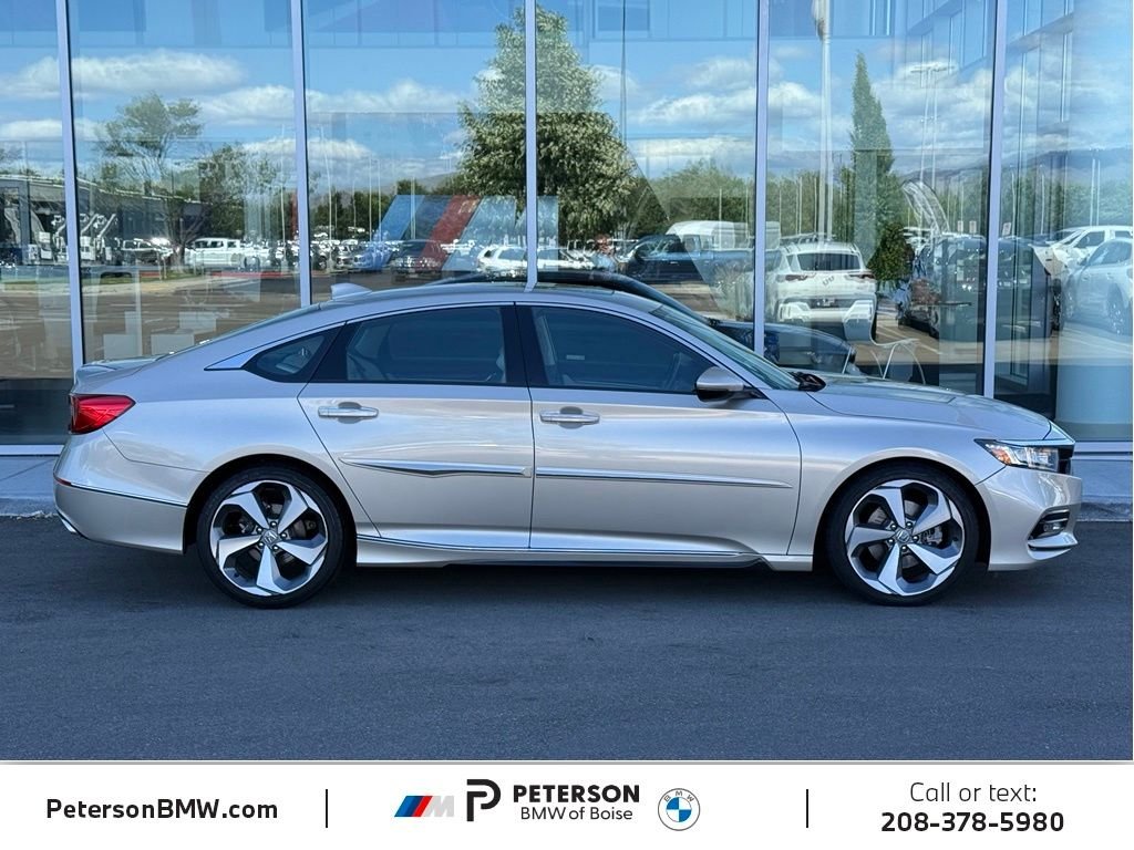 Used 2018  Honda Touring image 6