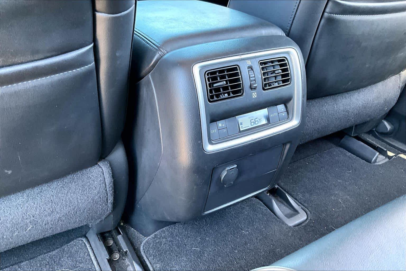 Used 2013 Black Obsidian INFINITI  image 32