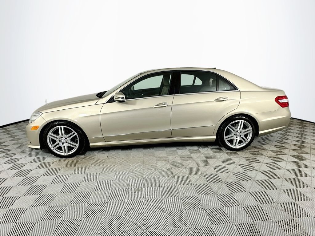 Used 2010 Brown Mercedes-Benz E 350 image 4