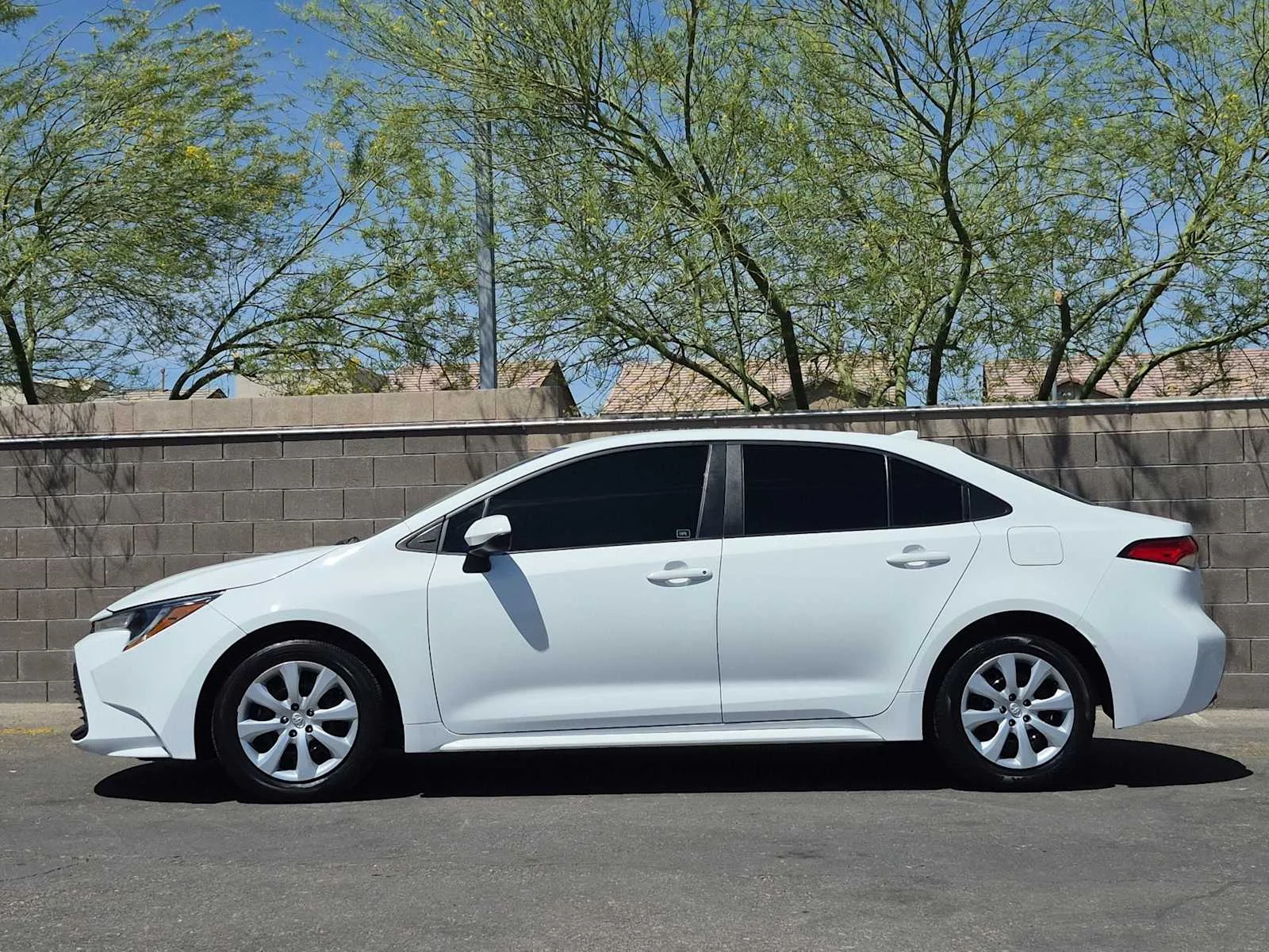 Used 2024 Ice Cap Toyota LE image 6
