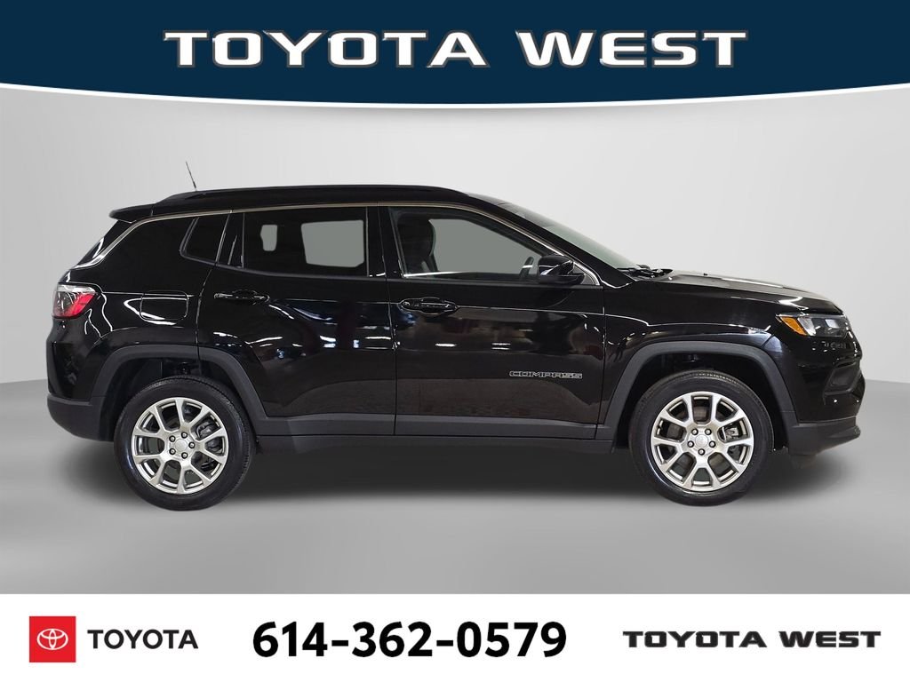 Used 2023 Black Jeep Latitude Lux image 4