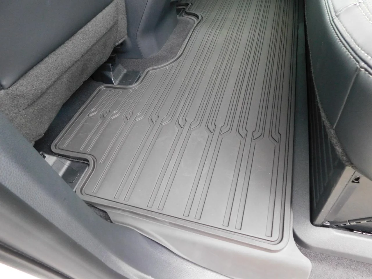 New 2026 Star White Metallic Tri-Coat Ford Platinum® image 25