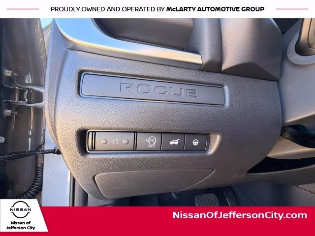 New 2026 Boulder Gray Pearl Nissan SV image 31