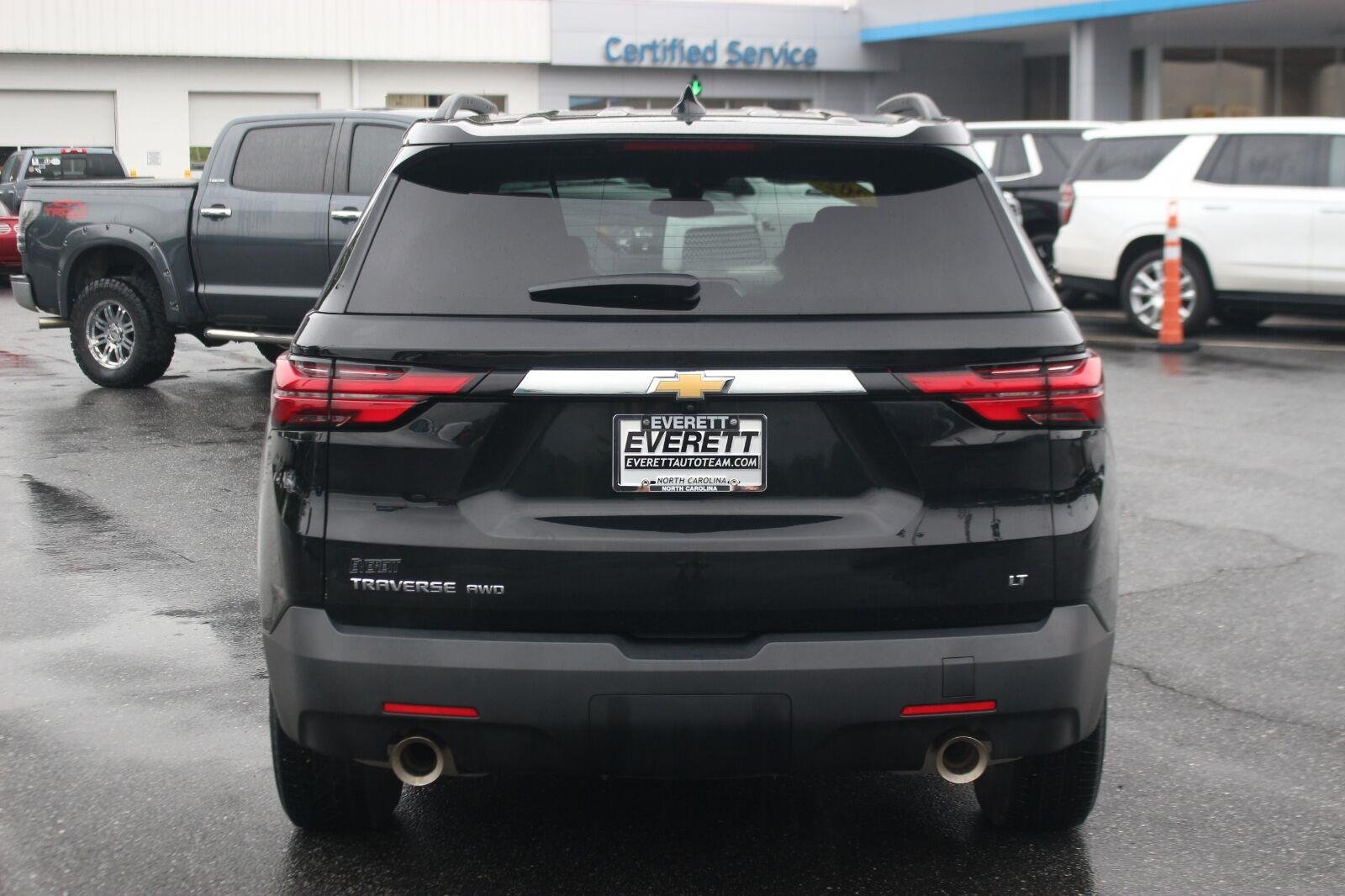 Used 2023 Mosaic Black Metallic Chevrolet LT Cloth image 6