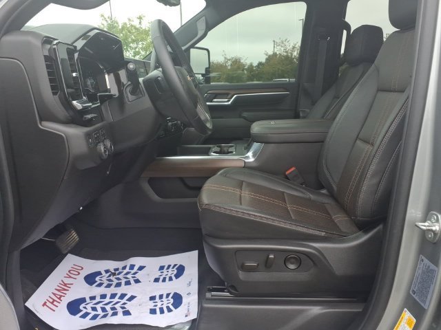 Used 2025 Sterling Gray Metallic Chevrolet High Country image 17