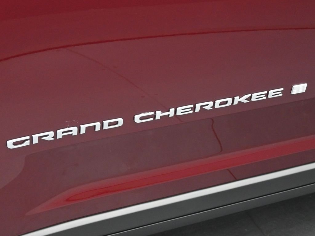 New 2025 Velvet Red Pearl-Coat Exterior Paint Jeep Limited image 13