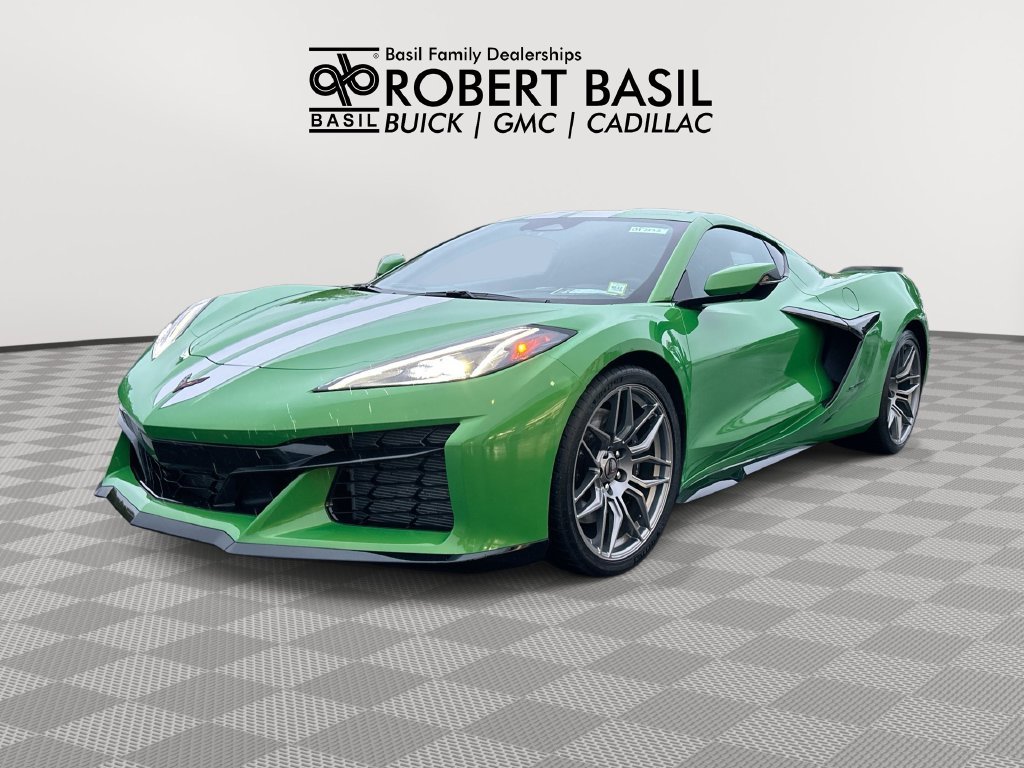 Used 2026 Green Chevrolet Z06 image 1