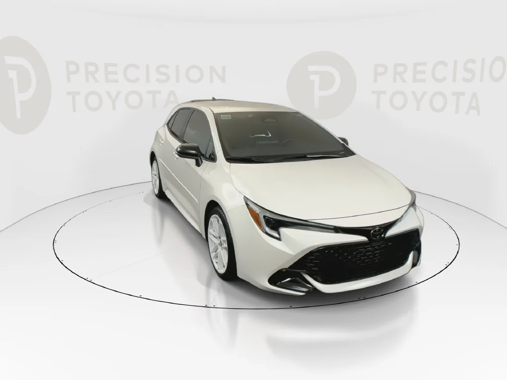 Used 2026 Ice Cap Toyota SE image 5