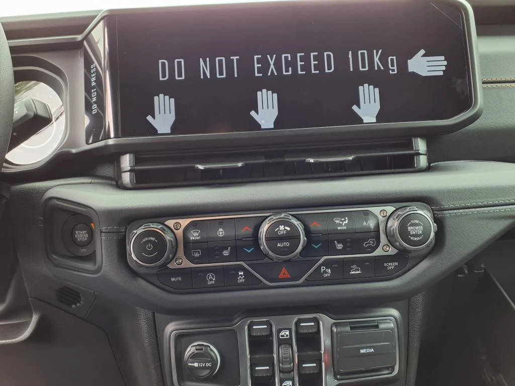 2025 Jeep Wrangler 4-Door Sahara - Photo 18