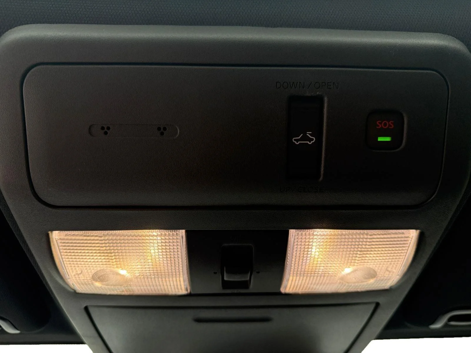 Used 2025 Boulder Gray Pearl Nissan PRO-4X image 17