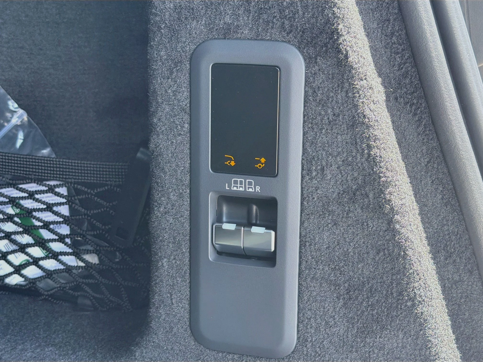 New 2026 Fuji White Land Rover Dynamic SE image 13