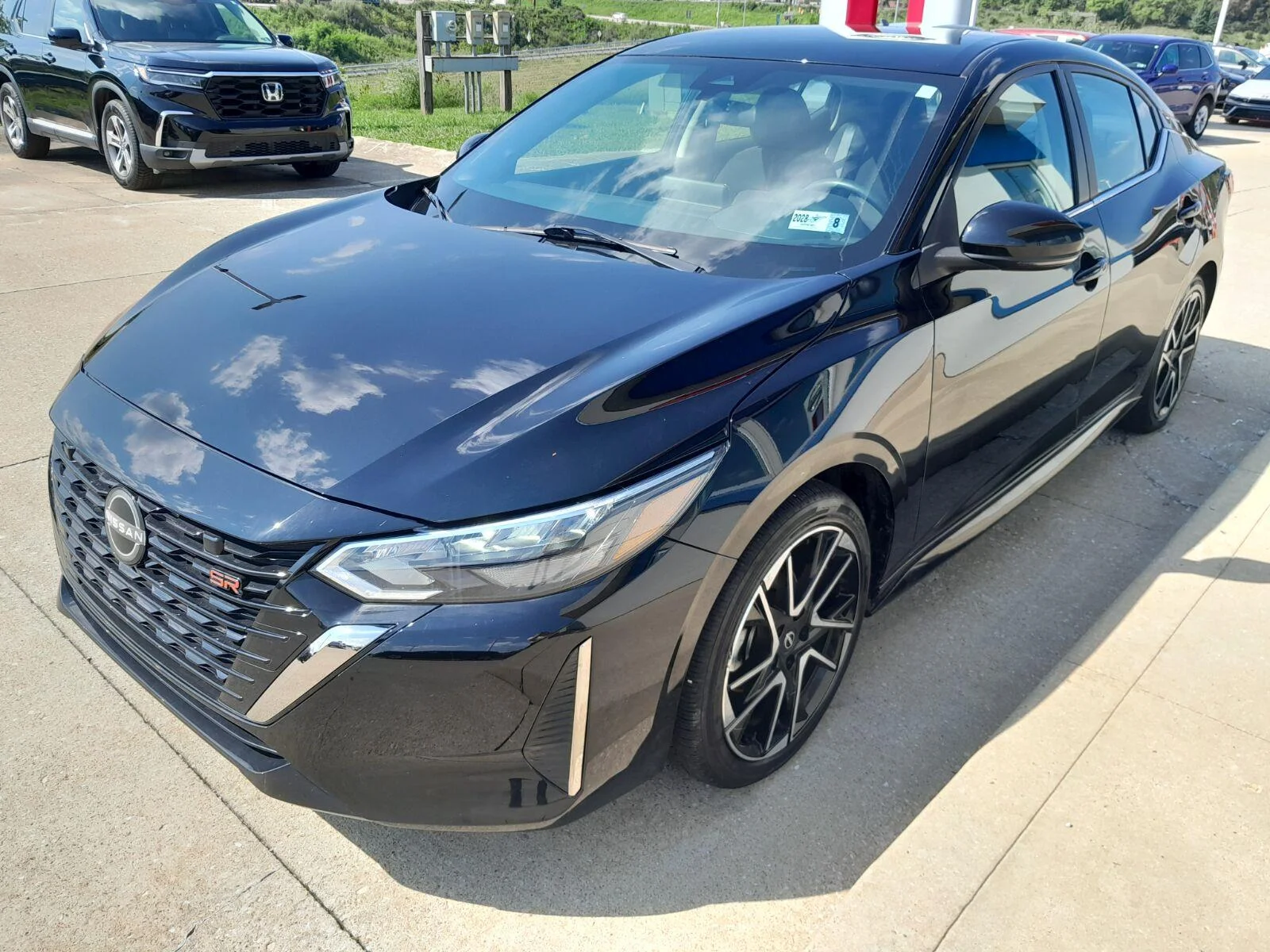 Used 2025 Super Black Nissan SR image 5