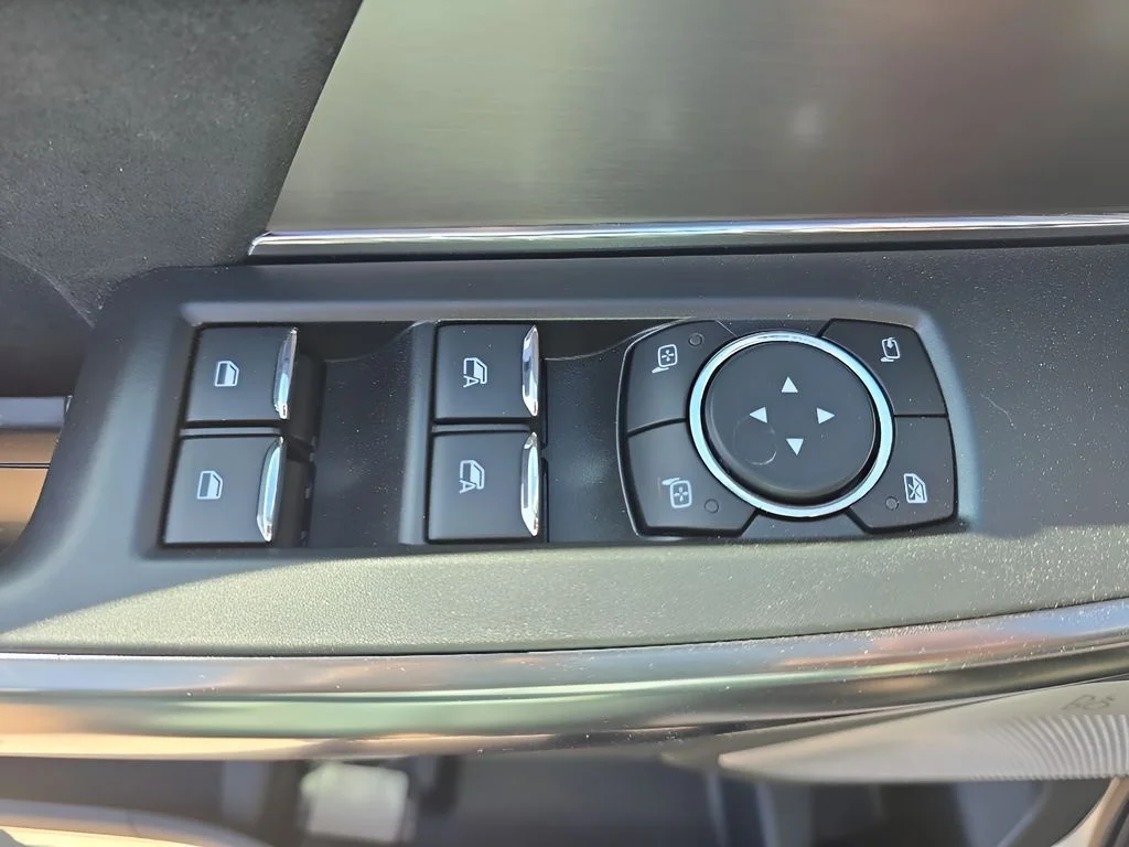 2025 Ford F-150 Platinum - Photo 11