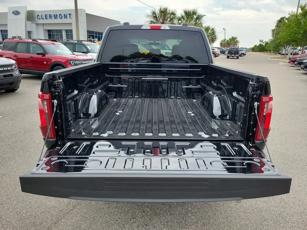 New 2026 Agate Black Metallic Ford XLT image 9