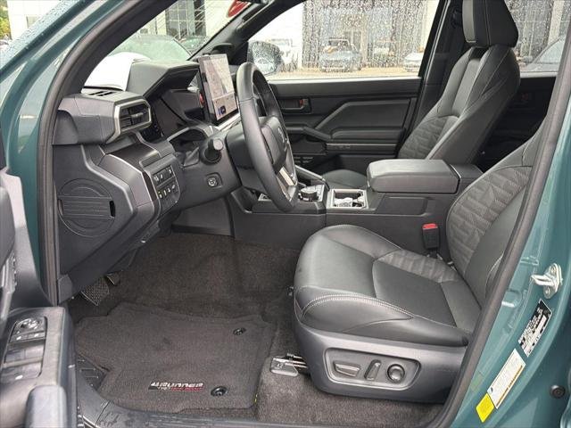 Certified Used 2025 EVEREST Toyota  image 10