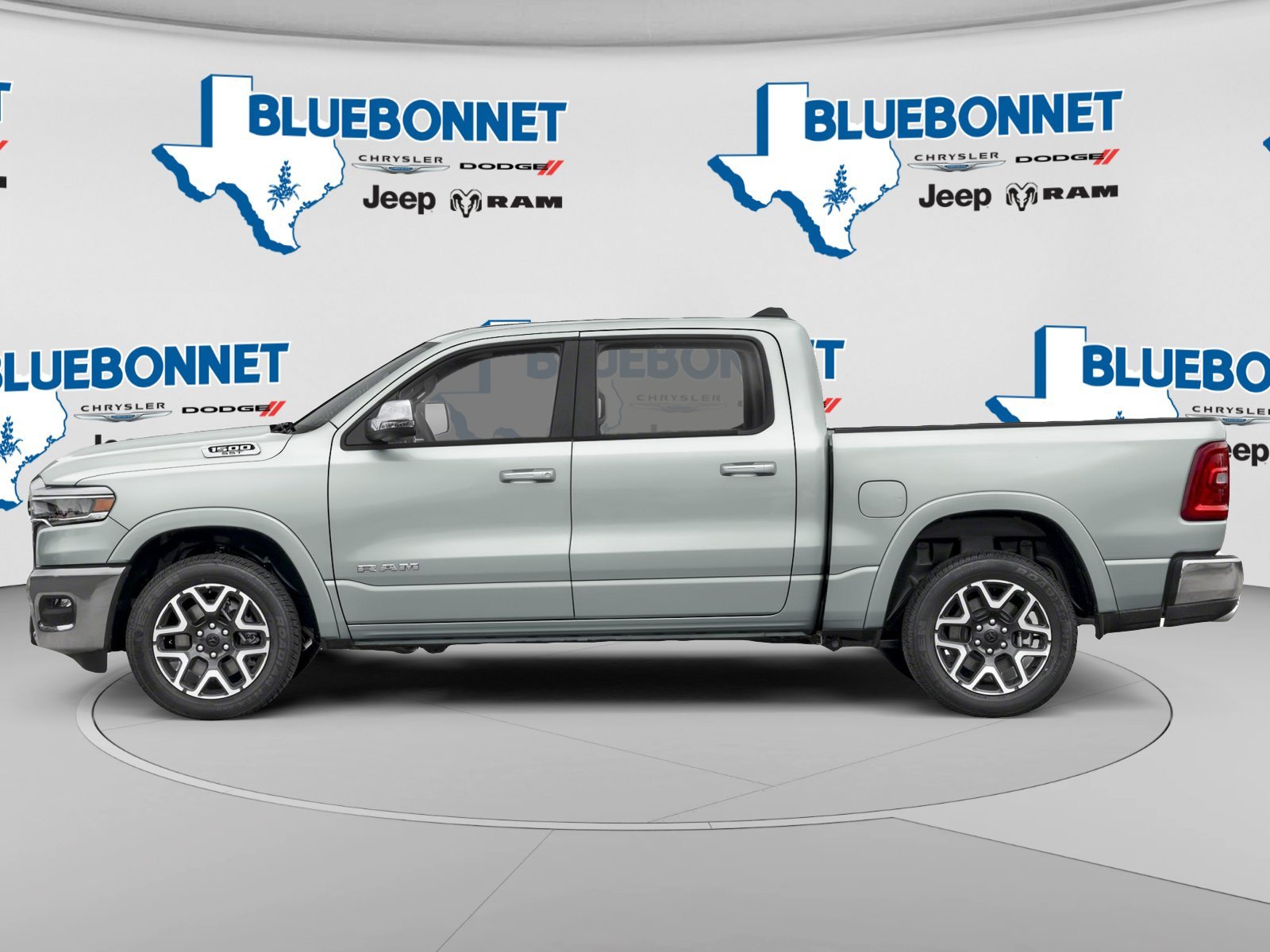 New 2026 Ivory White Tri-Coat Pearl-Coat Exterior Paint RAM Laramie image 3