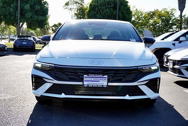 Used 2026 White Hyundai SEL Sport image 4