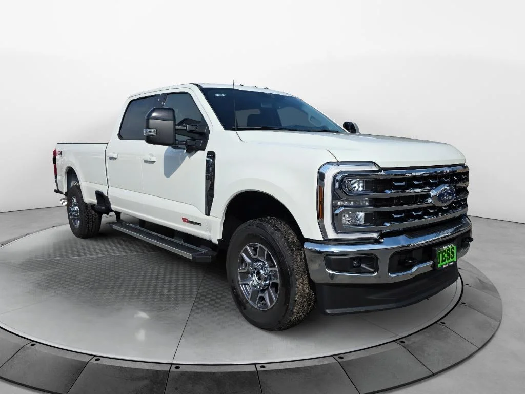 New 2026 Star White Metallic Tri-Coat Ford F-350® Lariat® image 7