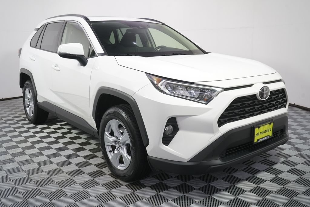 Used 2020 Super White Toyota XLE image 9