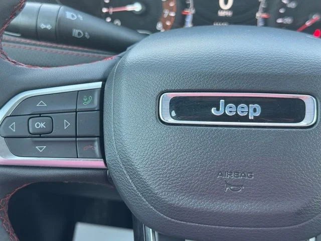Used 2024 Silver Jeep Trailhawk image 31