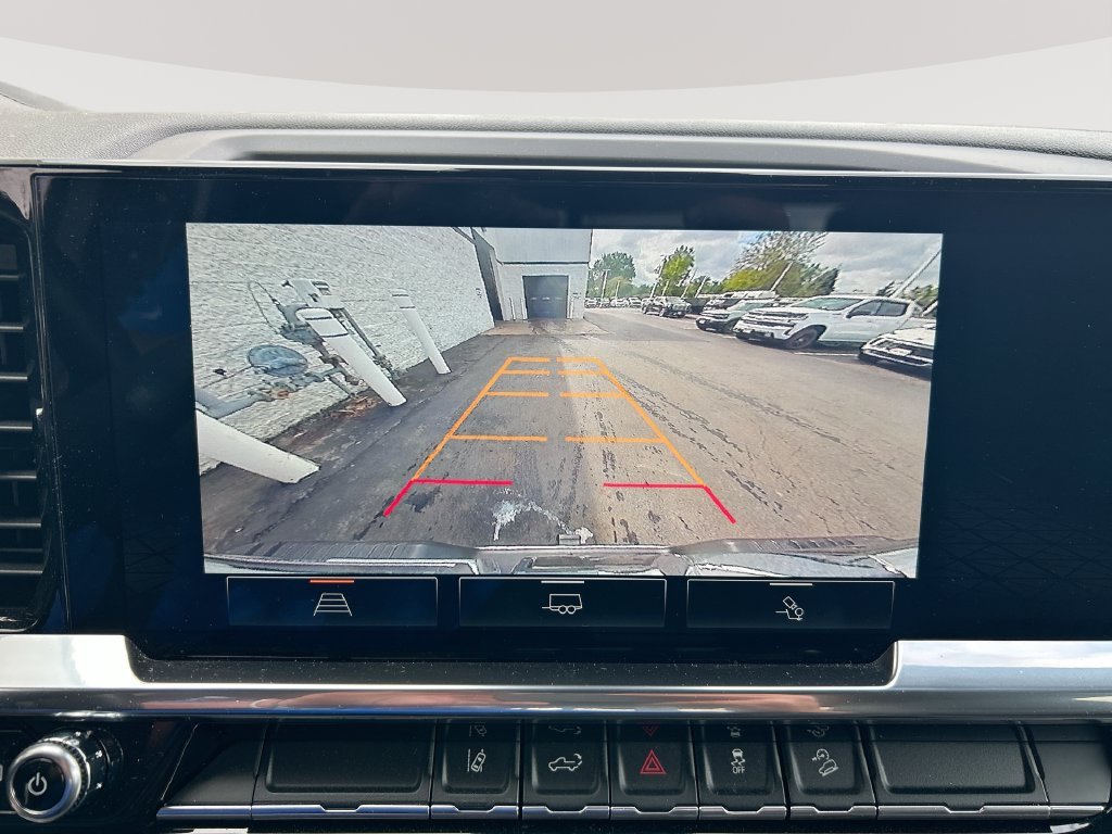 Used 2024 White GMC SLE image 17
