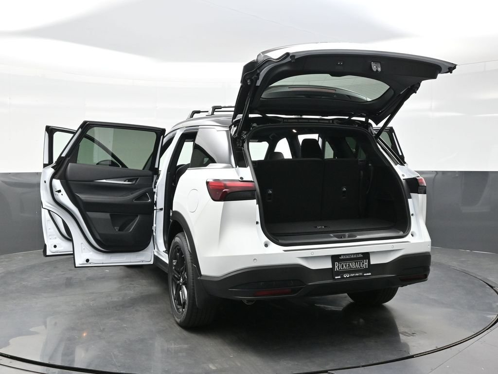 New 2027 2T RAD WHT INFINITI Sport AWD image 49