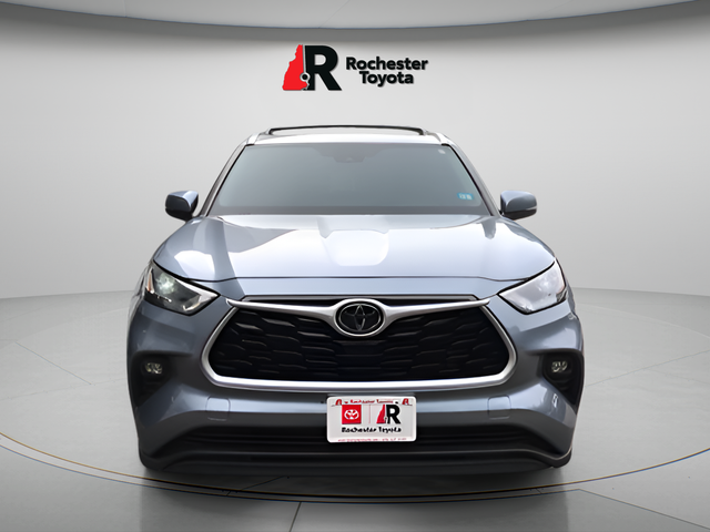 Certified Used 2024  Toyota XLE image 2