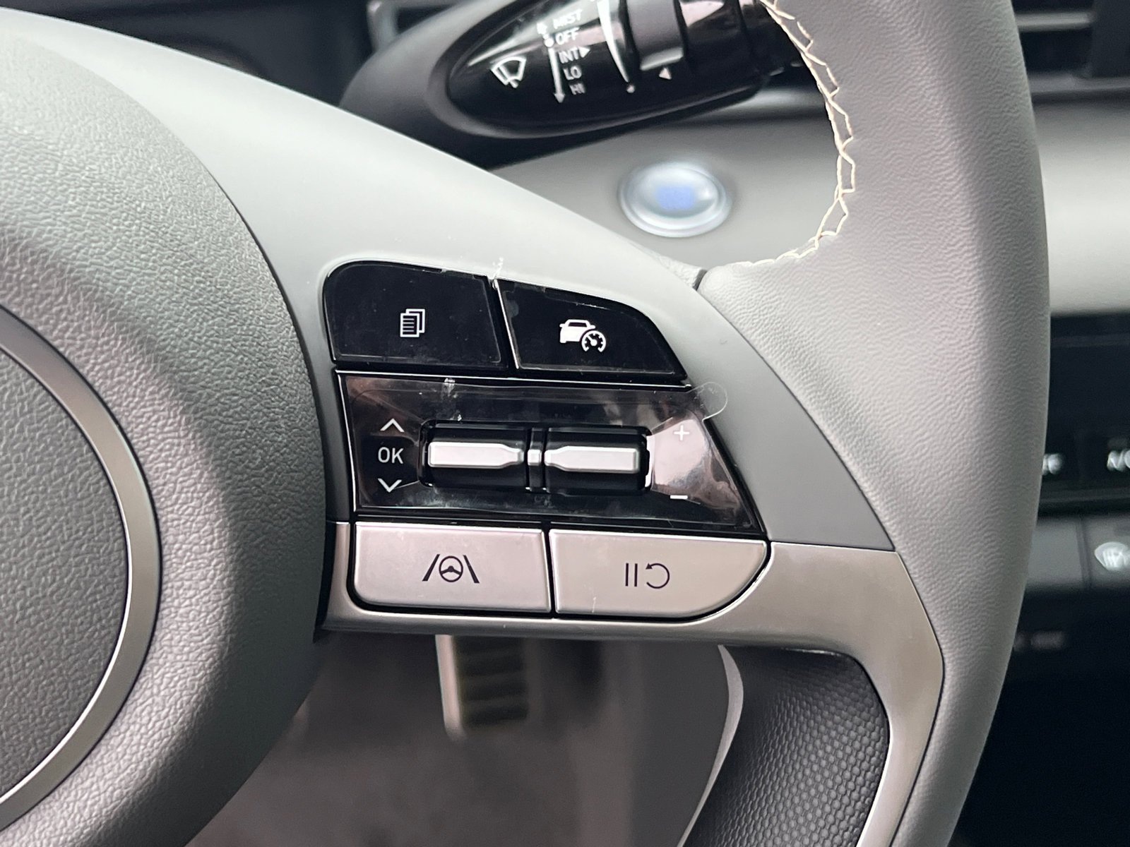 New 2026 Amazon Gray Hyundai SEL Sport image 19
