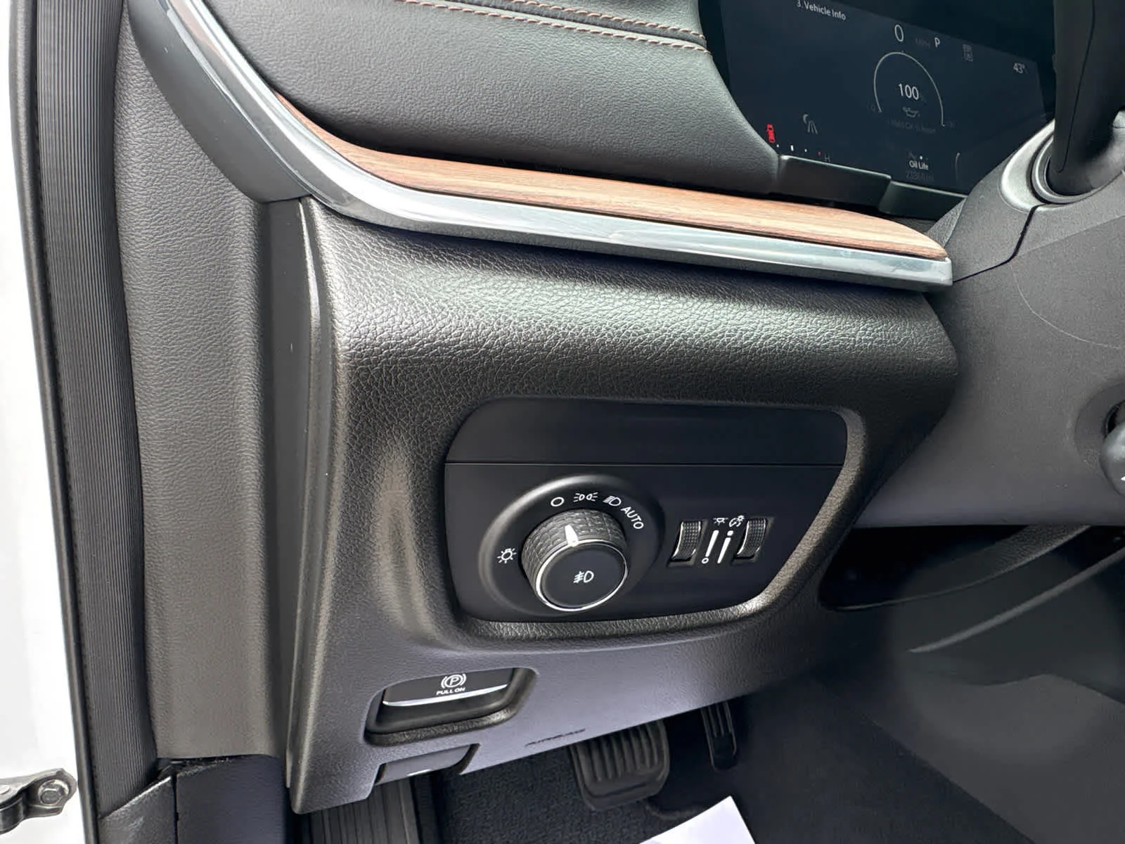 Used 2024 Bright White Clearcoat Jeep Summit image 23