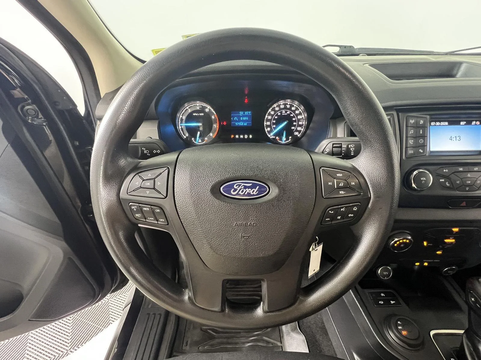 Used 2020 Shadow Black Ford XL image 13
