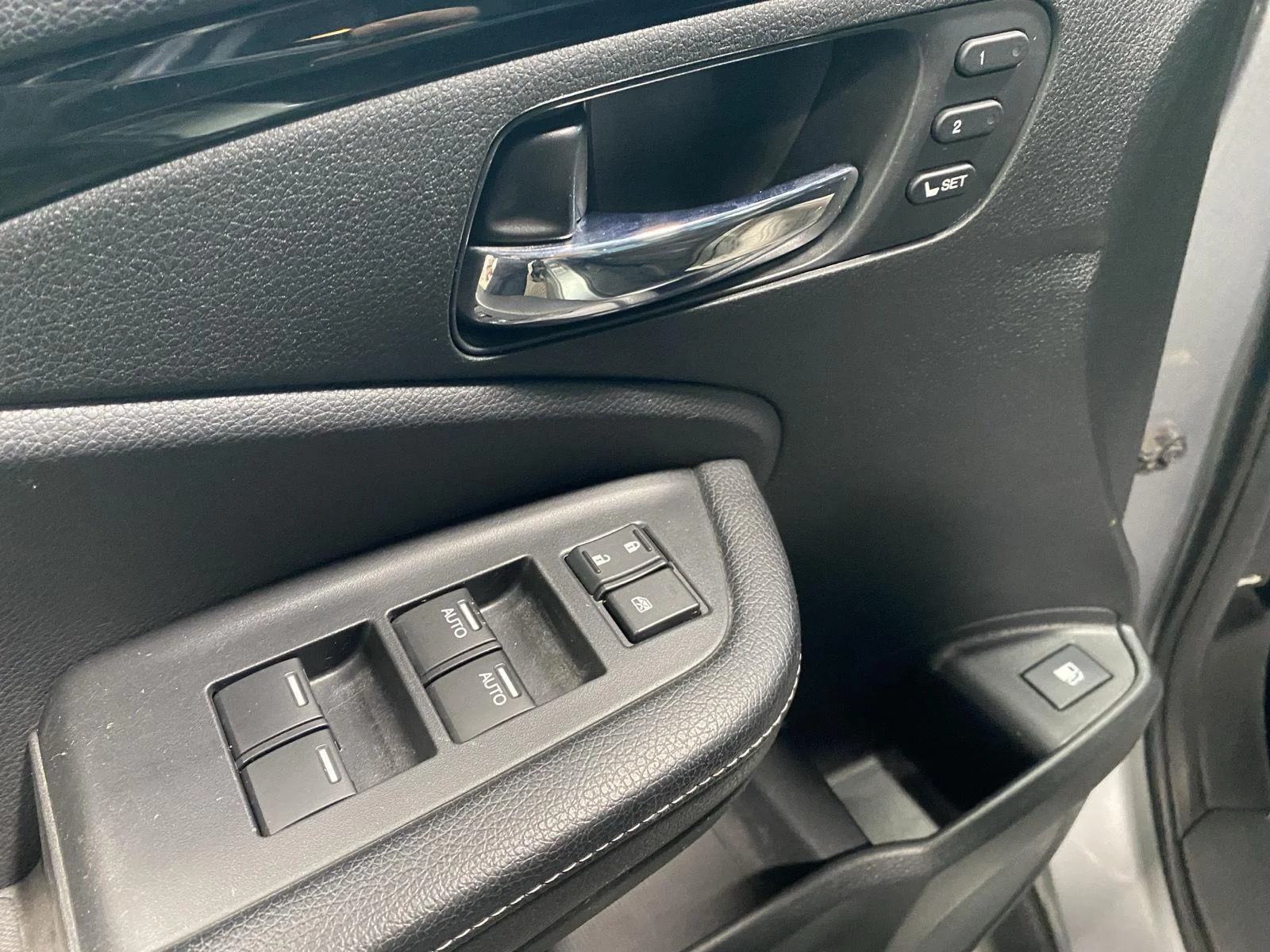 Used 2017 Modern Steel Metallic Honda RTL-E image 16