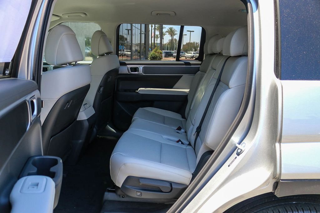 New 2026 Silver Hyundai SEL image 18