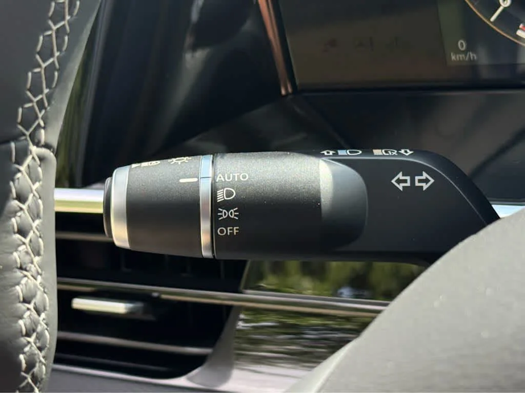 New 2026 RADIANT WHITE INFINITI Luxe 2WD image 16