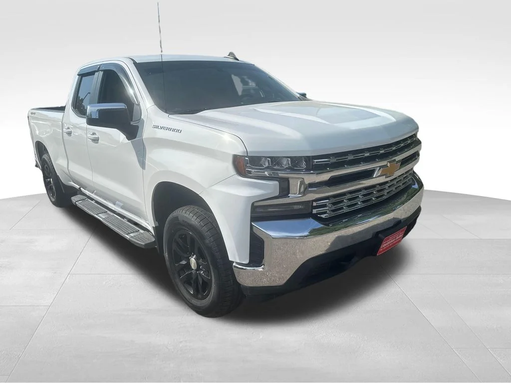 Used 2020 White Chevrolet LT image 31