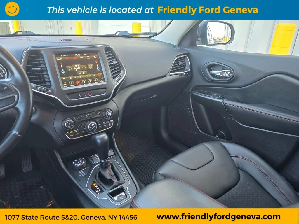 Used 2019 White Jeep Trailhawk image 16