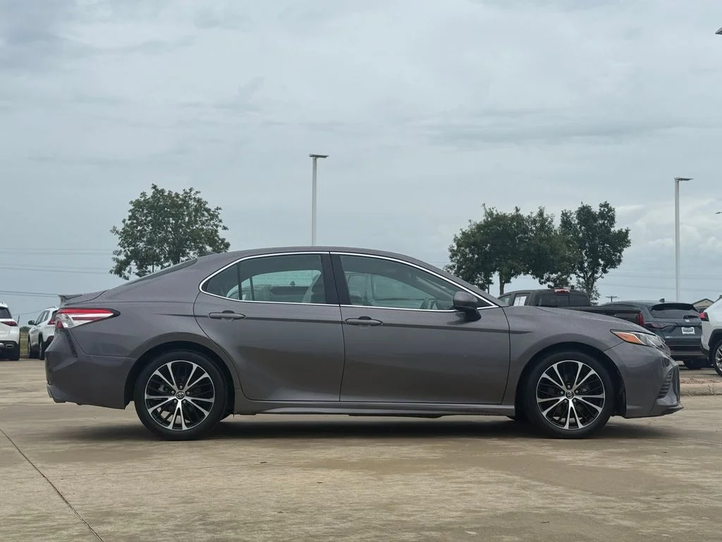 Used 2020 Gray Toyota SE image 5