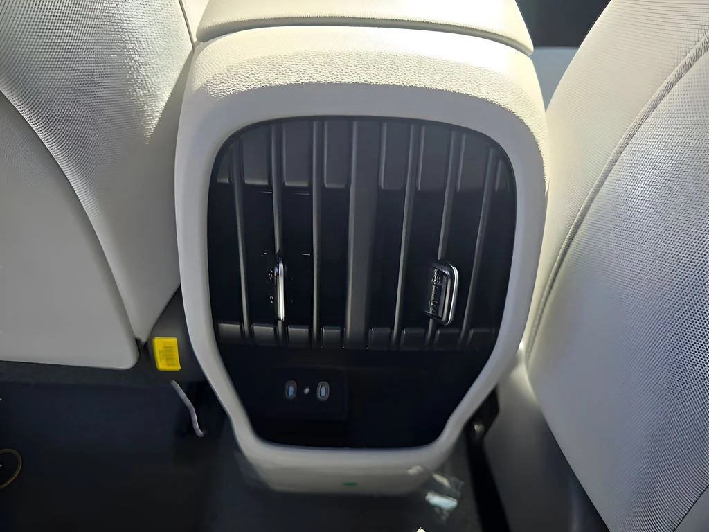 Used 2026 Atlas White Hyundai SEL Sport image 28