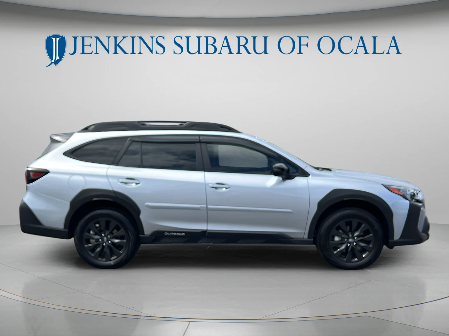 Used 2025 Ice Silver Metallic Subaru Onyx Edition image 2